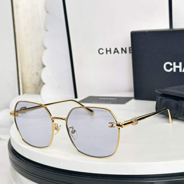 Picture of Chanel Sunglasses _SKUfw77169319fw